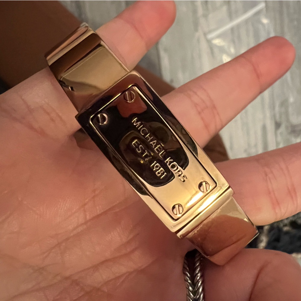 Michael kors rose gold bracelet